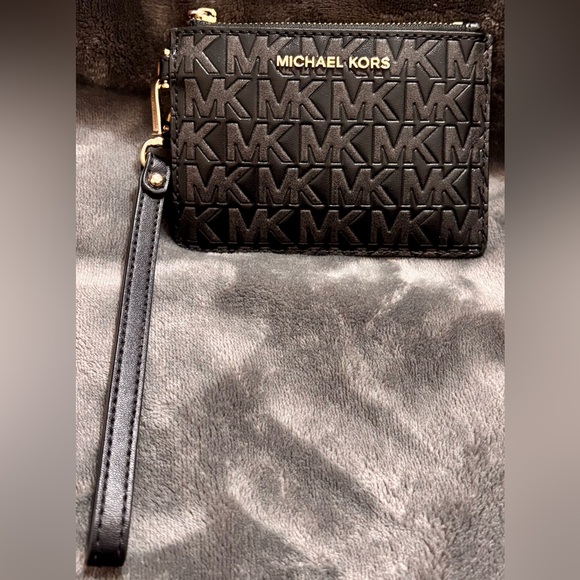 Michael Kors Accessories - 🖤 Michael Kors Jet Set Black Glitter ID Card Holder